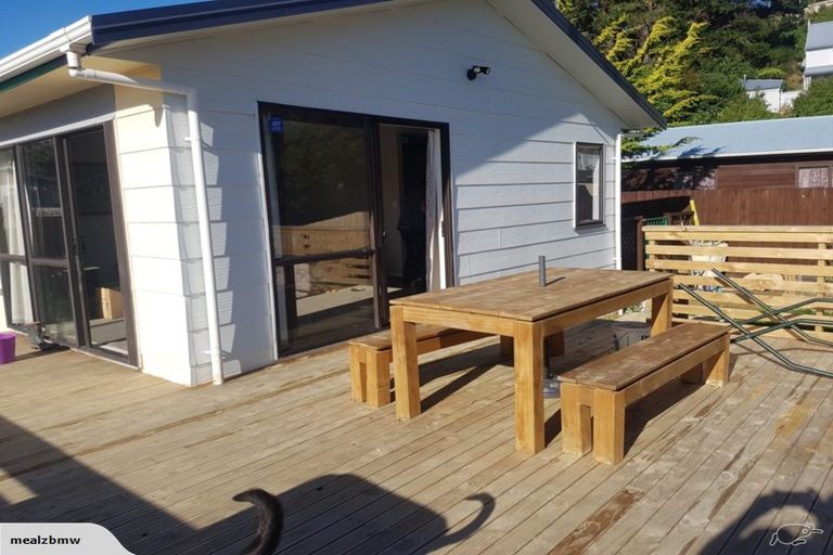 Photo of property in 2/12 Mcmanaway Grove, Stokes Valley, Lower Hutt, 5019