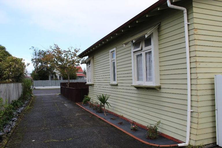 Photo of property in 35 Knowles Street, Terrace End, Palmerston North, 4410