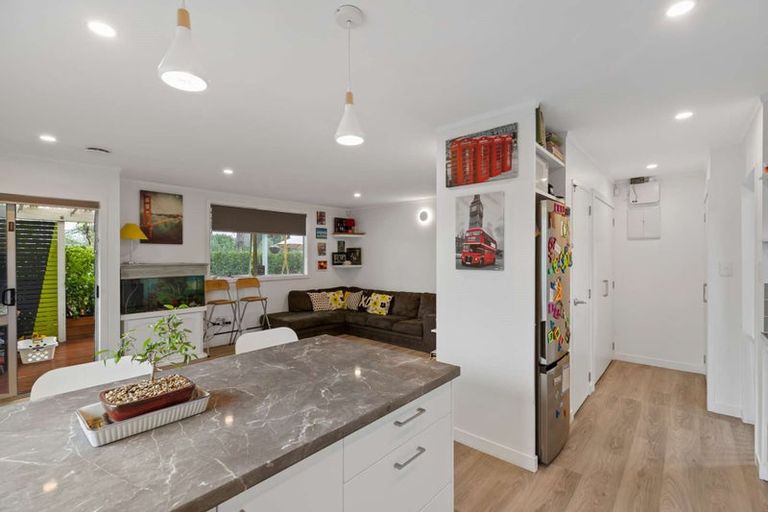 Photo of property in 26 Parakai Avenue, Parakai, 0830