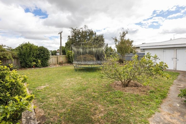 Photo of property in 2 Norwich Place, Awapuni, Palmerston North, 4412
