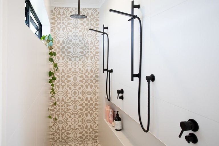 Photo of property in 60 Racecourse Road, Whitianga, 3510