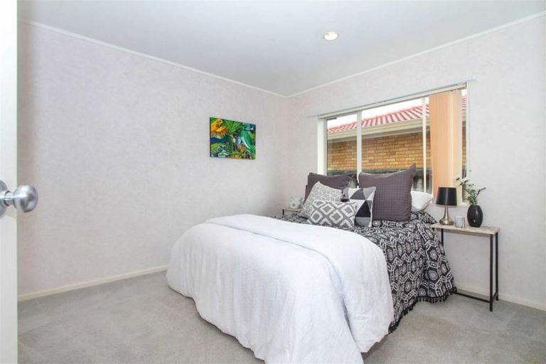 Photo of property in 89 Lakeside Drive, Orewa, 0931