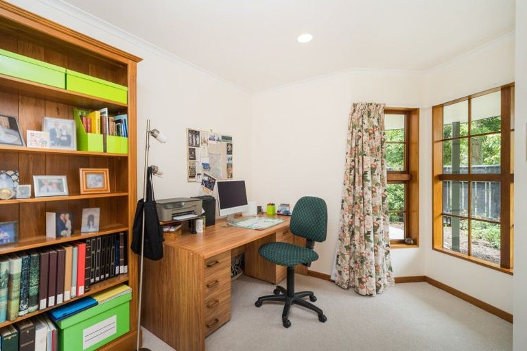 Photo of property in 88 Clifton Terrace, Fitzherbert, Palmerston North, 4410