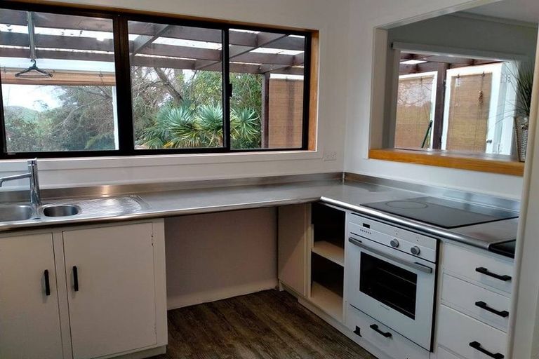 Photo of property in 76 Kekeua Road, Warea, New Plymouth, 4381