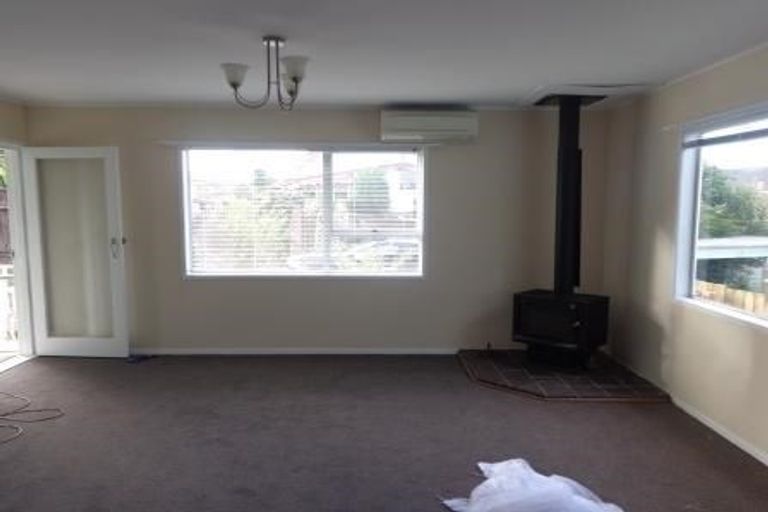 Photo of property in 17 Hassan Drive, Massey, Auckland, 0614