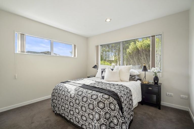 Photo of property in 13 Pin Oak Drive, Schnapper Rock, Auckland, 0632