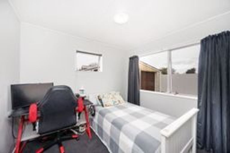Photo of property in 49 Kaimanawa Street, Kelvin Grove, Palmerston North, 4414