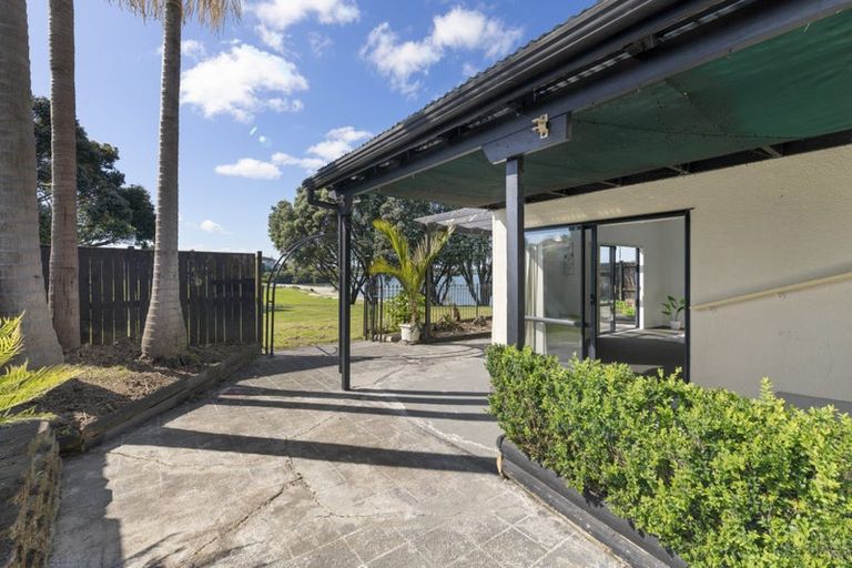 Photo of property in 1/16 Dalmahoy Place, Wattle Downs, Auckland, 2103