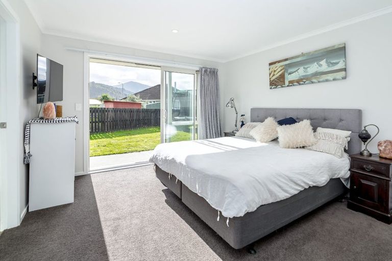 Photo of property in 4 Mckerrow Place, Featherston, 5710