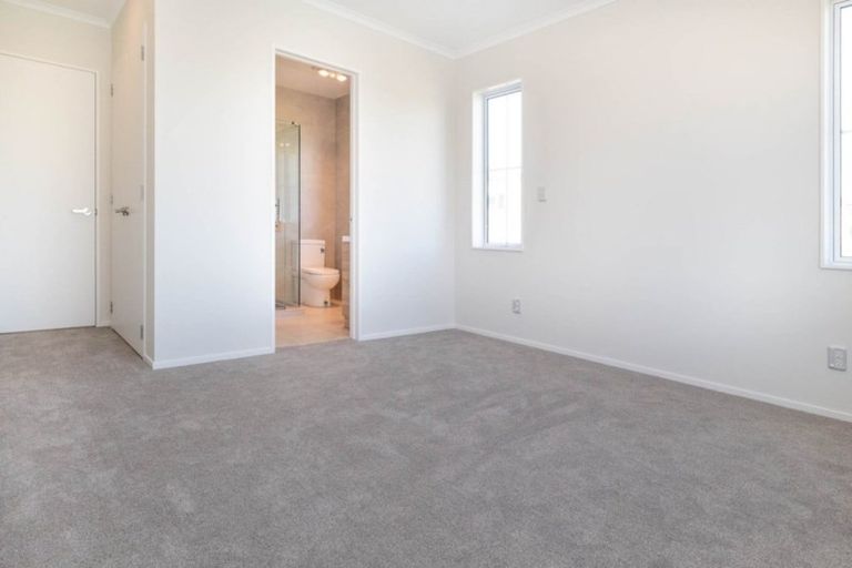 Photo of property in 31 Takurua Terrace, Orewa, 0931