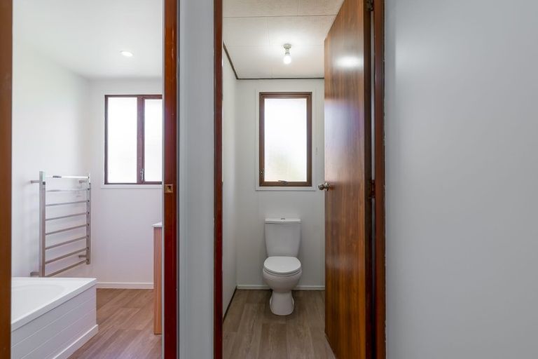 Photo of property in 348 Glengarry Road, Glen Eden, Auckland, 0602