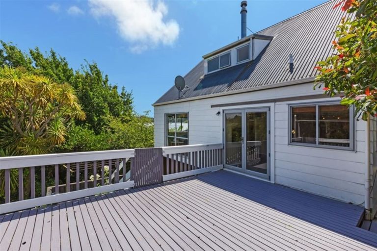 Photo of property in 10 Venus Place, Whitby, Porirua, 5024