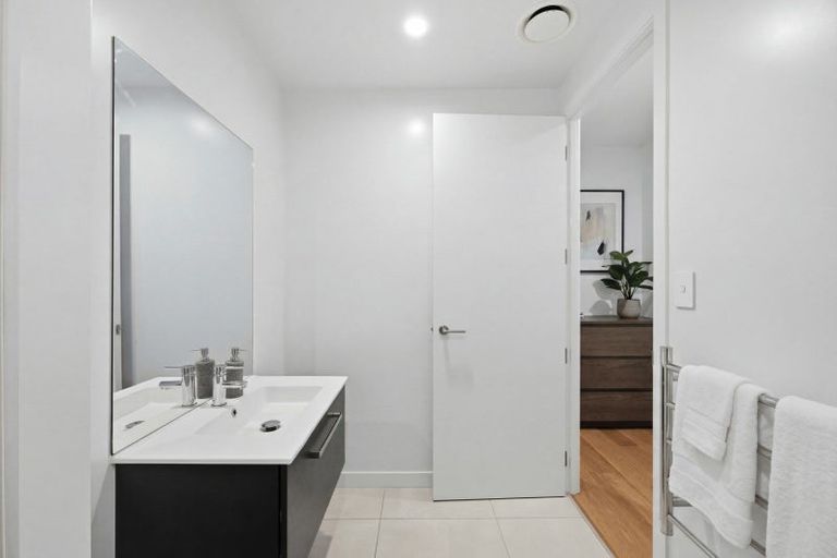 Photo of property in Frank Sargeson Apts, 104/74 Anzac Street, Takapuna, Auckland, 0622