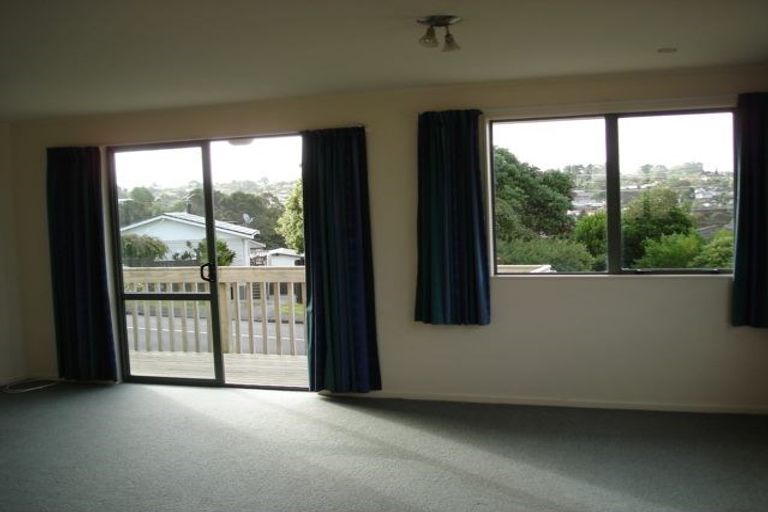 Photo of property in 5 Arlette Place, Massey, Auckland, 0614