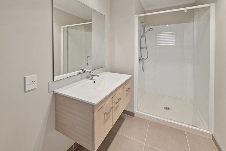 Photo of property in 39 Station Street, Hobsonville, Auckland, 0616