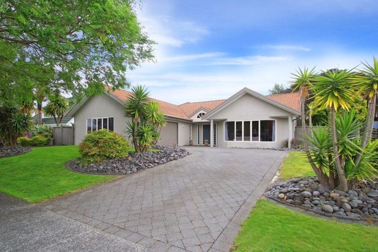 Photo of property in 10 Burn-murdoch Street, St Andrews, Hamilton, 3200