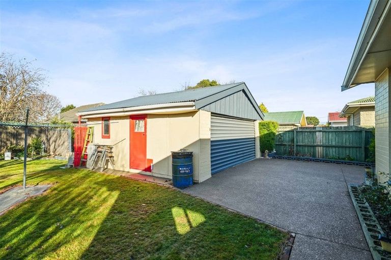 Photo of property in 22 Kathleen Crescent, Hornby, Christchurch, 8042