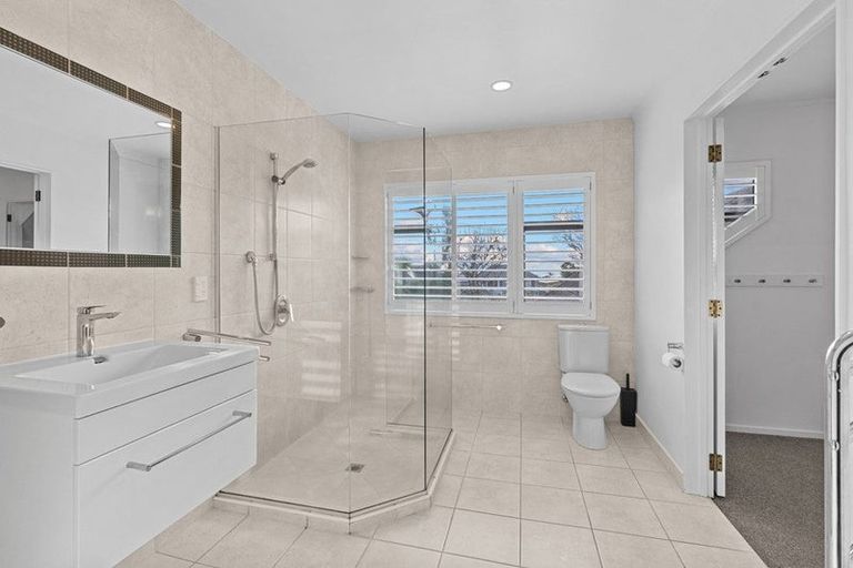 Photo of property in 2/317 Lake Road, Hauraki, Auckland, 0622