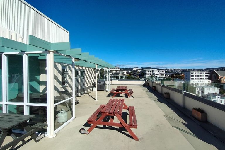 Photo of property in Jerningham Apartments, 20 Oriental Terrace, Oriental Bay, Wellington, 6011