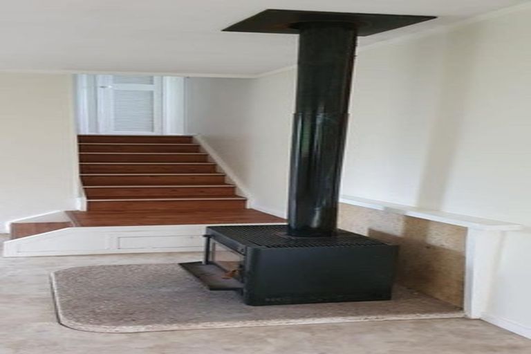 Photo of property in 13 Vina Place, Massey, Auckland, 0614