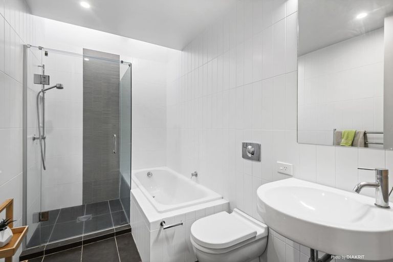 Photo of property in 17 Boardwalk Lane, Seatoun, Wellington, 6022