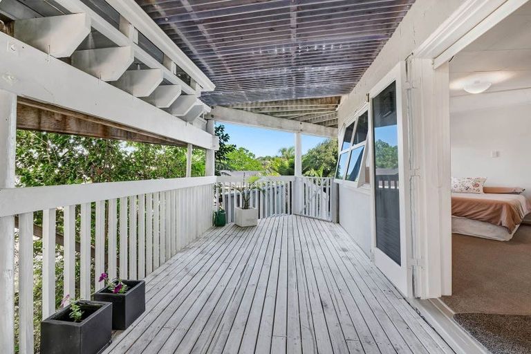 Photo of property in 11 Swann Beach Road, Stanmore Bay, Whangaparaoa, 0932