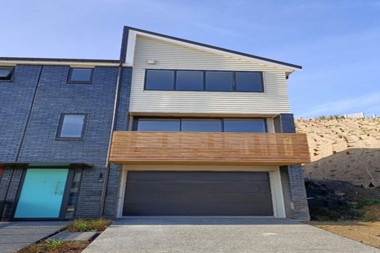 Photo of property in 27 Holystone Road, Whitby, Porirua, 5024