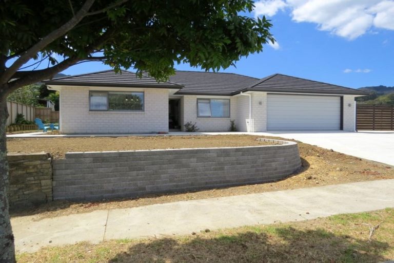 Photo of property in 44 Victoria Street, Coromandel, 3506