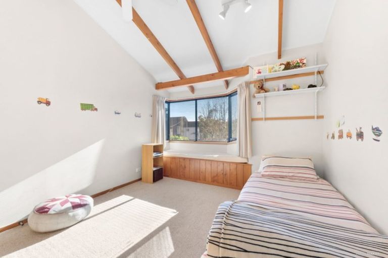 Photo of property in 4a Devon Road, Bucklands Beach, Auckland, 2012