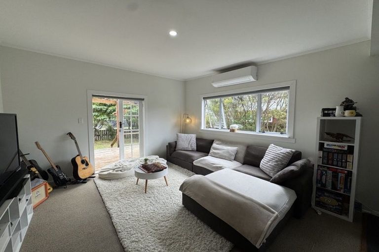 Photo of property in 98 Queens Road, Waikanae Beach, Waikanae, 5036