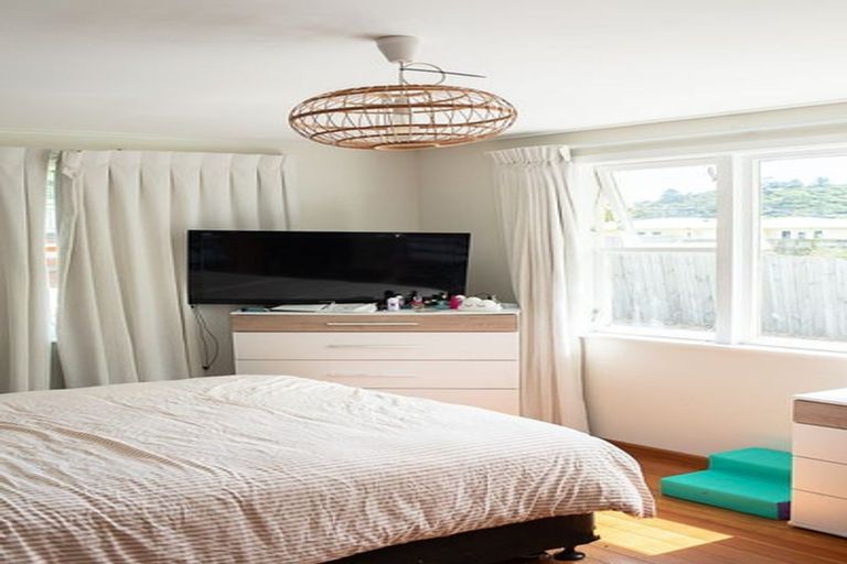 Photo of property in 3 Sunny Grove, Wainuiomata, Lower Hutt, 5014