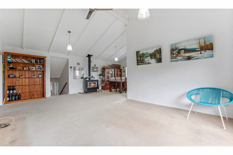 Photo of property in 1/33 Sapphire Place, Bayview, Auckland, 0629