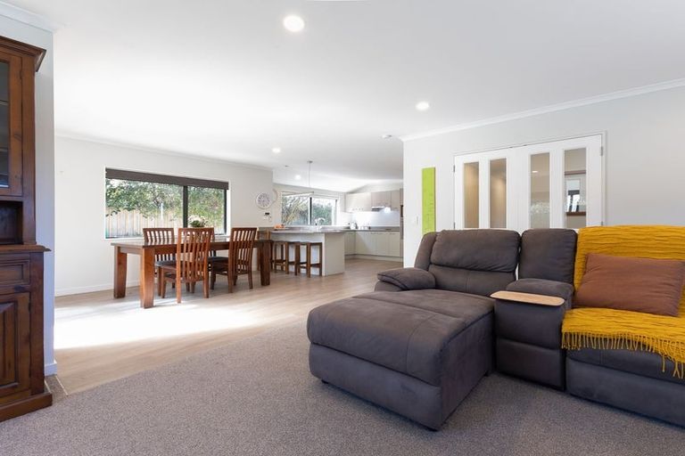 Photo of property in 3 Leanne Way, Waikanae Beach, Waikanae, 5036