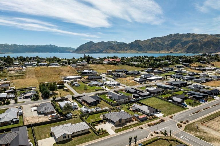 Photo of property in 33 Timsfield Drive, Lake Hawea, Wanaka, 9382