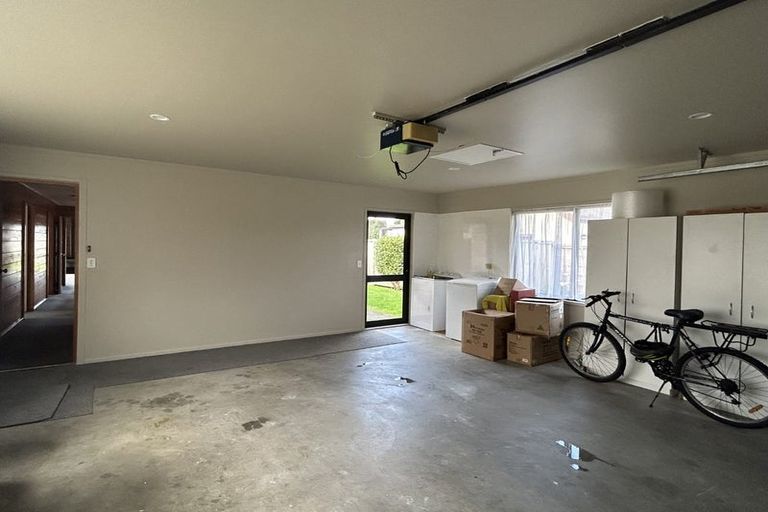 Photo of property in 2 Waipuna Place, Rototuna, Hamilton, 3210