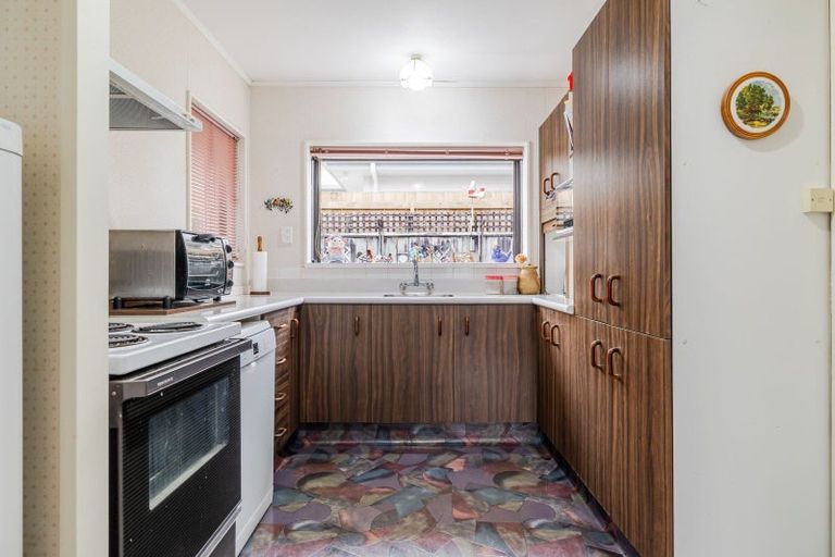 Photo of property in 1 Pinedale Parade, Milson, Palmerston North, 4414