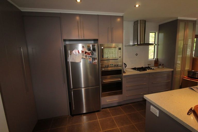 Photo of property in 5 Kaurimu Rise, Titirangi, Auckland, 0604