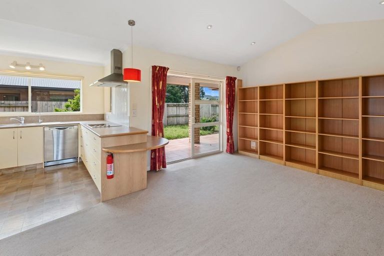 Photo of property in 41 Karoro Road, One Tree Point, 0118