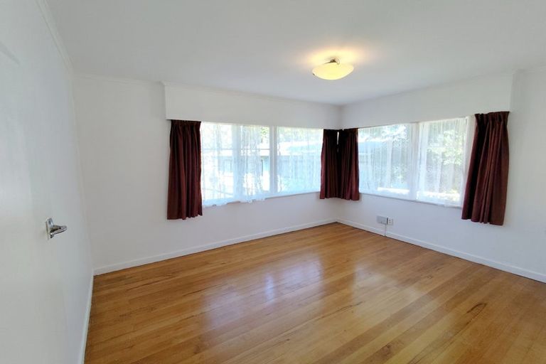 Photo of property in 26 Larnoch Road, Henderson, Auckland, 0610