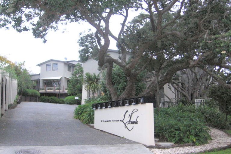 Photo of property in 3/2 Ramsgate Terrace, Mairangi Bay, Auckland, 0630