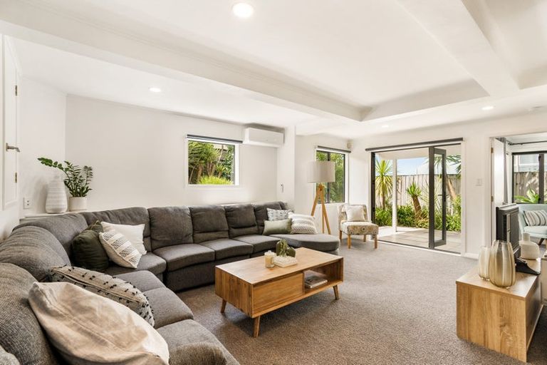 Photo of property in 11 Bank Street, Hillcrest, Auckland, 0627