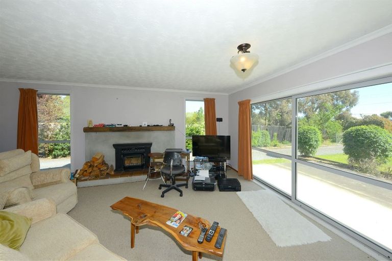 Photo of property in 40 High Street, Hawarden, 7385