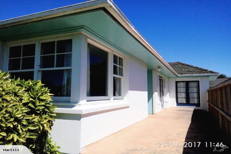 Photo of property in 147 Avonhead Road, Avonhead, Christchurch, 8042