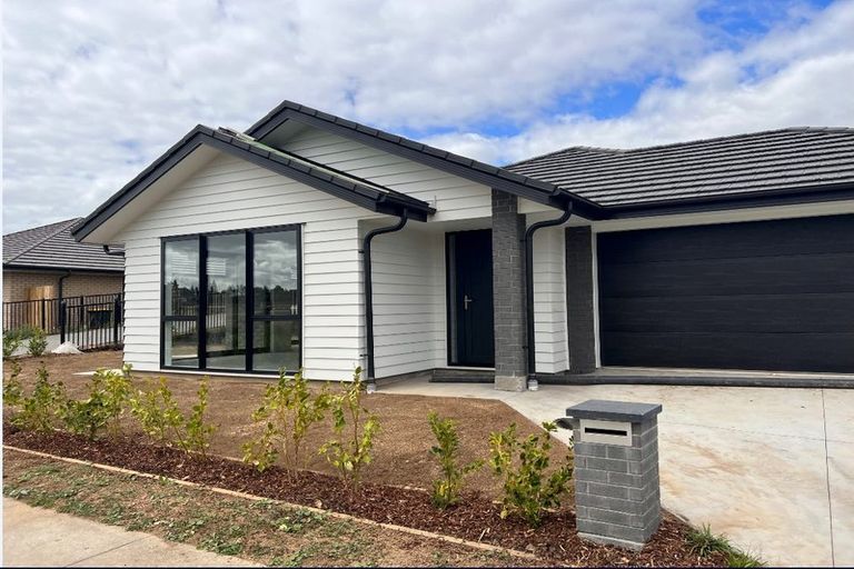 Photo of property in 11 Te Paea Avenue, Karaka, 2124