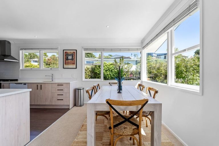 Photo of property in 5 Chevron Place, Castor Bay, Auckland, 0620