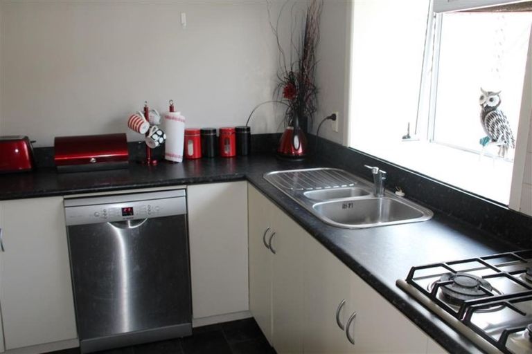 Photo of property in 110 Palmers Road, New Brighton, Christchurch, 8083