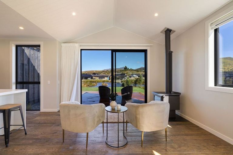 Photo of property in 22 Woolshed Road, Jacks Point, Queenstown, 9371