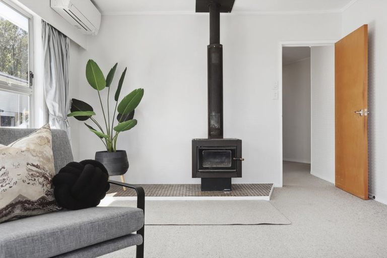 Photo of property in 43 Waitaki Street, Henderson, Auckland, 0612