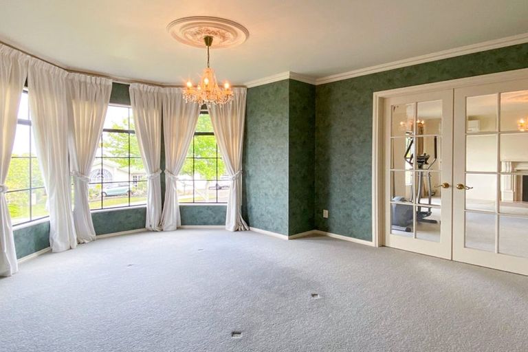 Photo of property in 20 Whiting Grove, West Harbour, Auckland, 0618