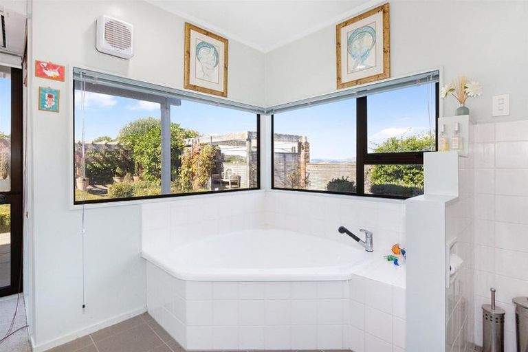 Photo of property in 26 Ogilvy Terrace, Plimmerton, Porirua, 5026